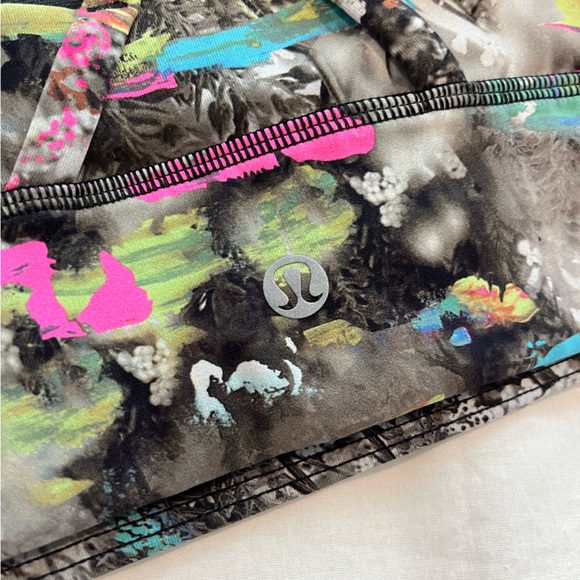 Lululemon: Energy Longline Bra Medium Support, B-D Cup (NO PADS) - Picture 3 of 4